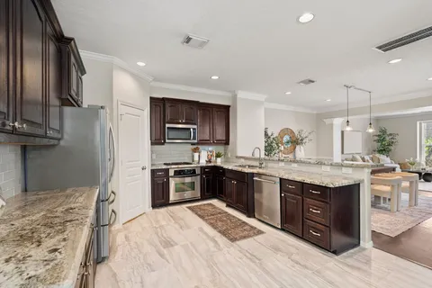$455,000 | 2618 Enclave At Shady Acres Court, Houston, TX 77008