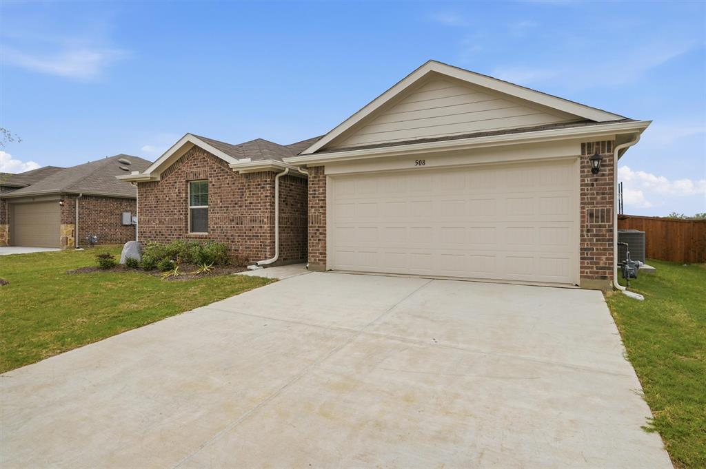 508 Regiment Road Sherman, TX 75090 - Photo 2 of 26