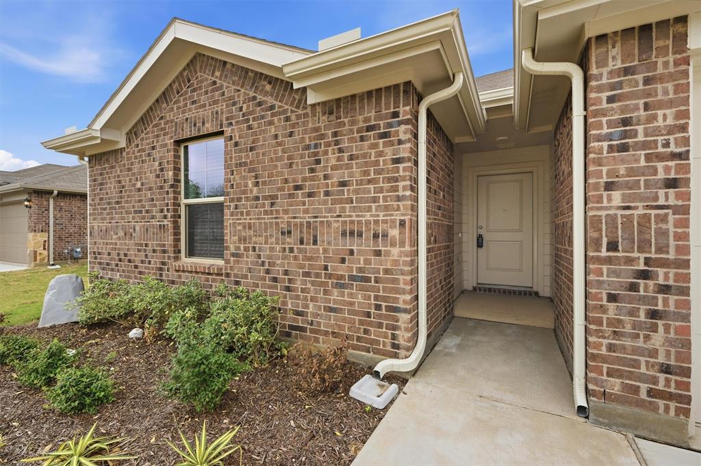 508 Regiment Road Sherman, TX 75090 - Photo 3 of 26