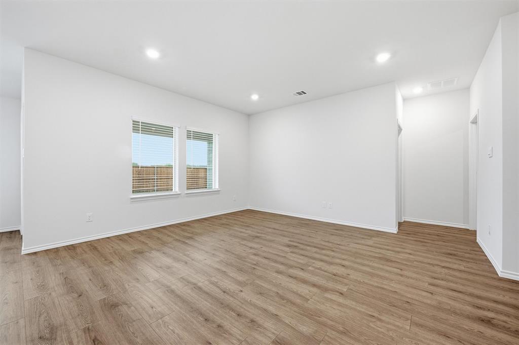 508 Regiment Road Sherman, TX 75090 - Photo 5 of 26