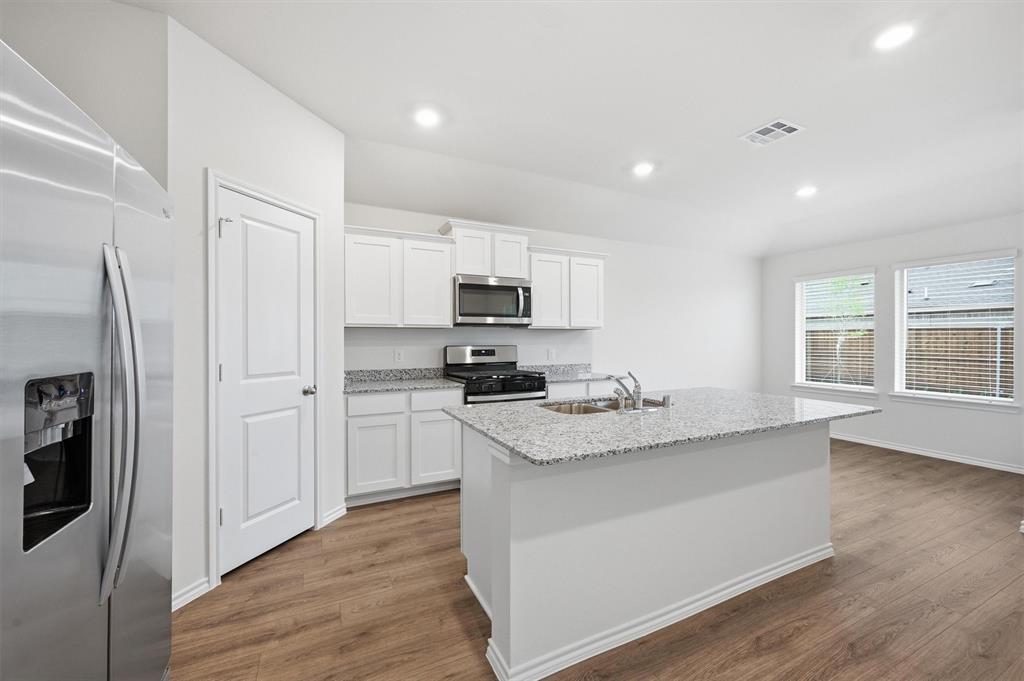 508 Regiment Road Sherman, TX 75090 - Photo 9 of 26