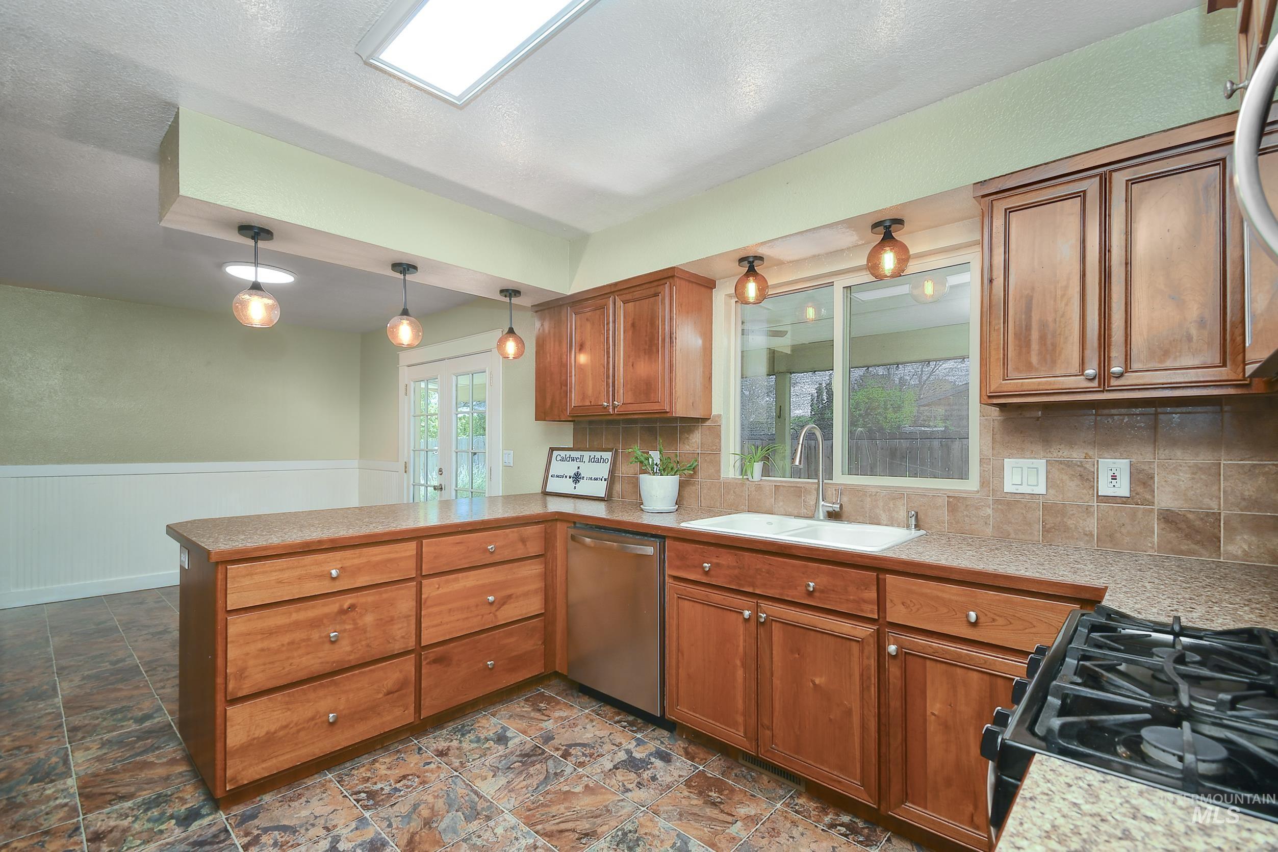 1108 East Ustick Road Caldwell, ID 83607 - Photo 10 of 30 Kitchen