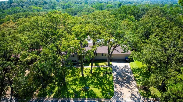 view of a large yard