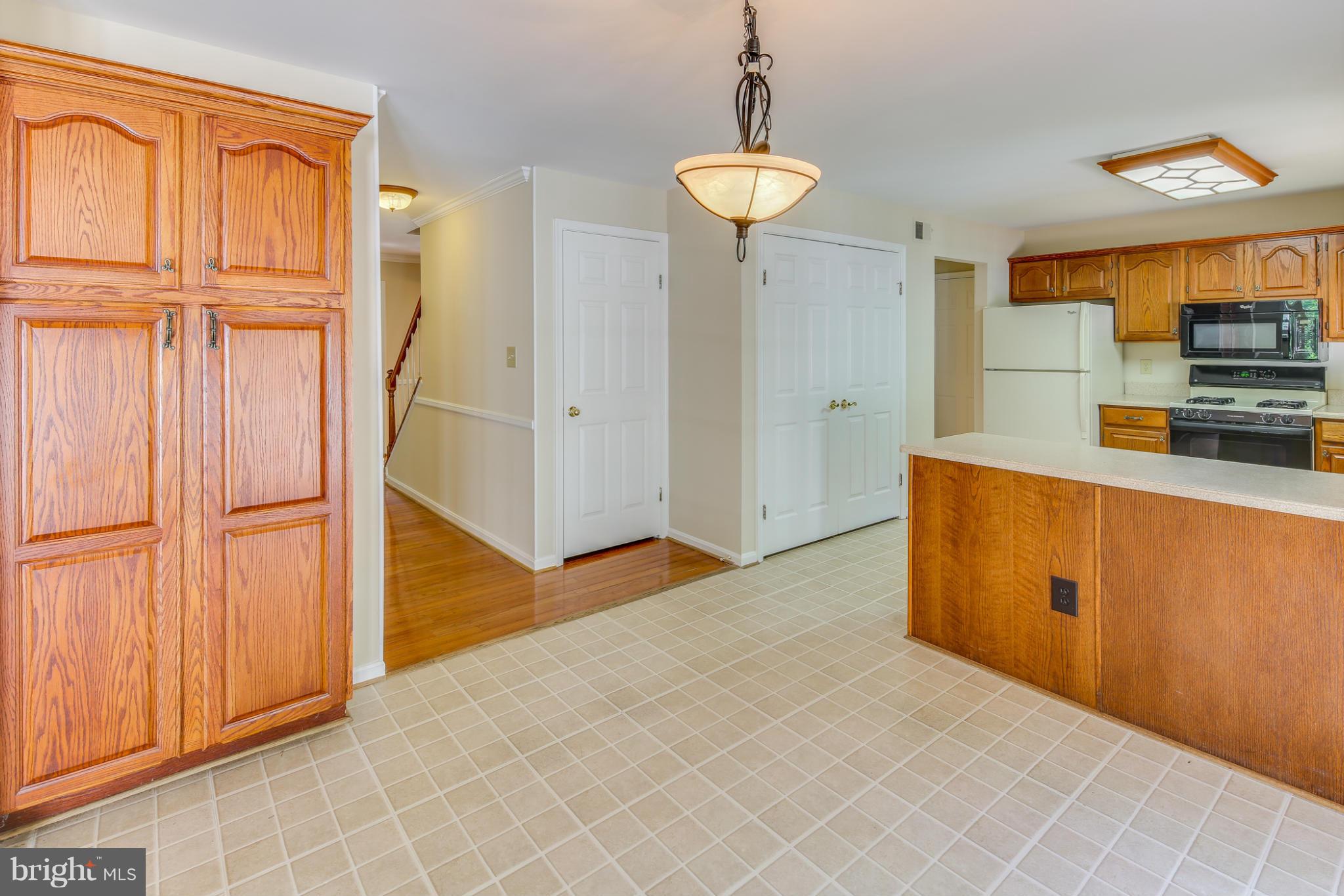 18848 Falling Star Road Germantown, MD 20874 - Photo 14 of 30 Breakfast Nook & Pantry