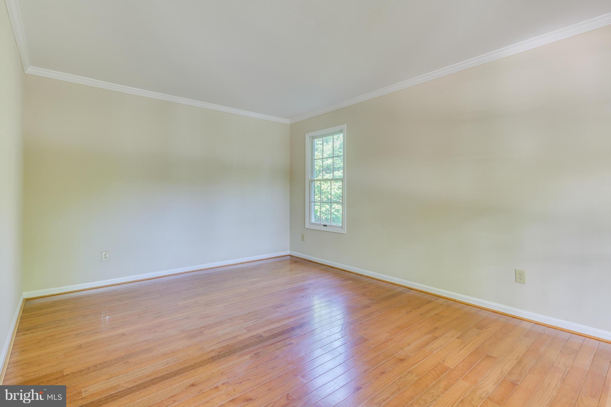 18848 Falling Star Road Germantown, MD 20874 - Photo 3 of 30 Living Room