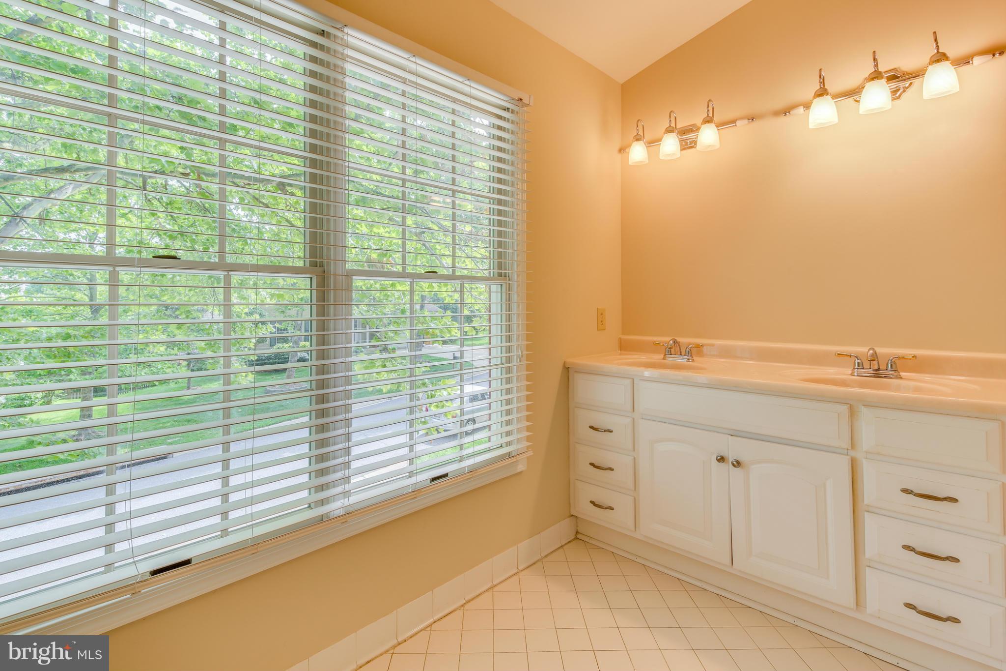18848 Falling Star Road Germantown, MD 20874 - Photo 25 of 30 Bath (Master)