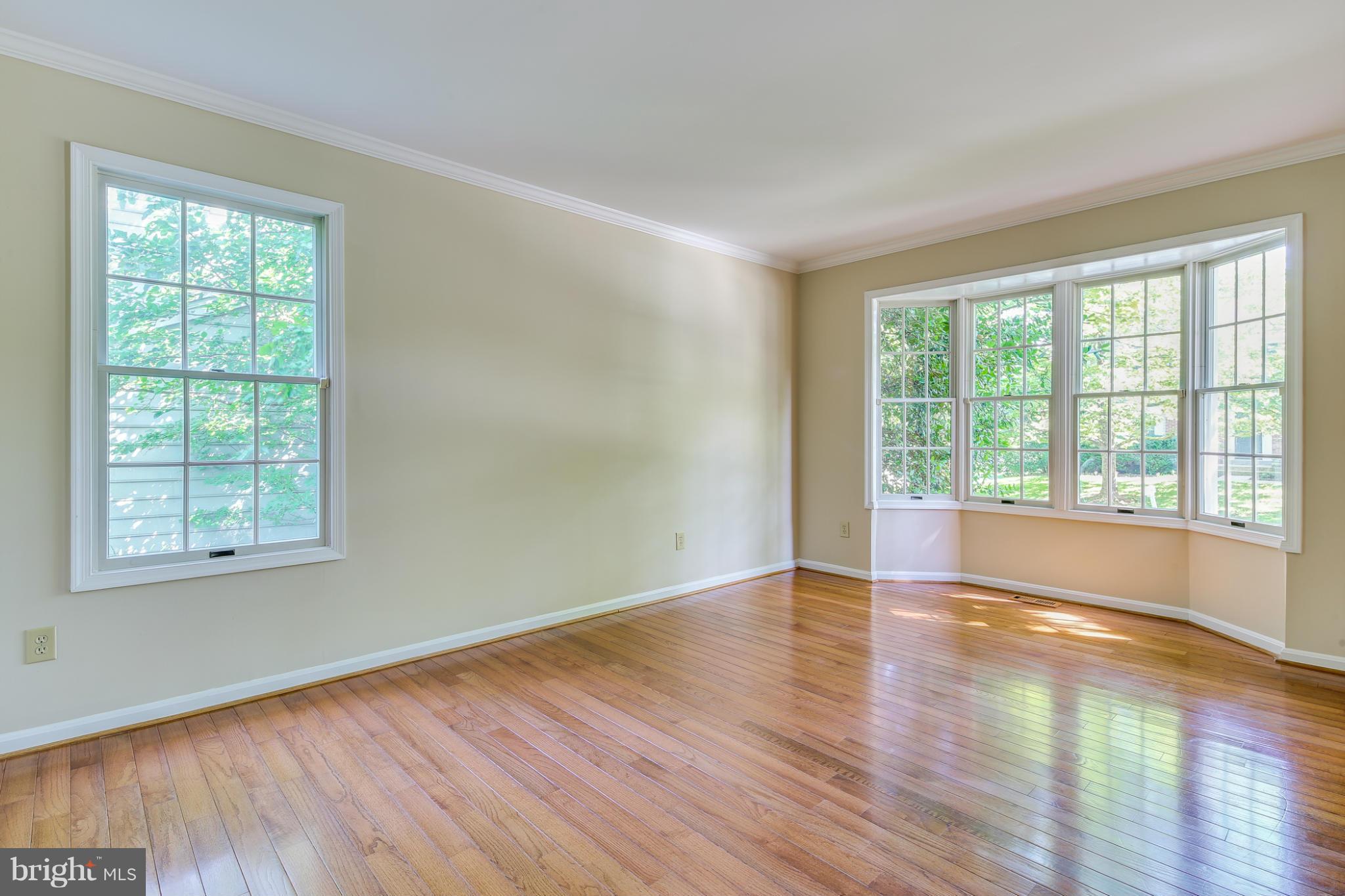 18848 Falling Star Road Germantown, MD 20874 - Photo 4 of 30 Living Room