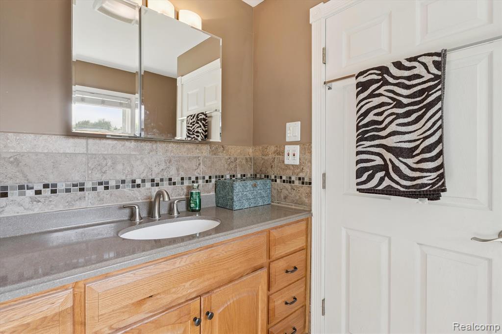 2236 Grove Park Road Fenton, MI 48430 - Photo 25 of 50