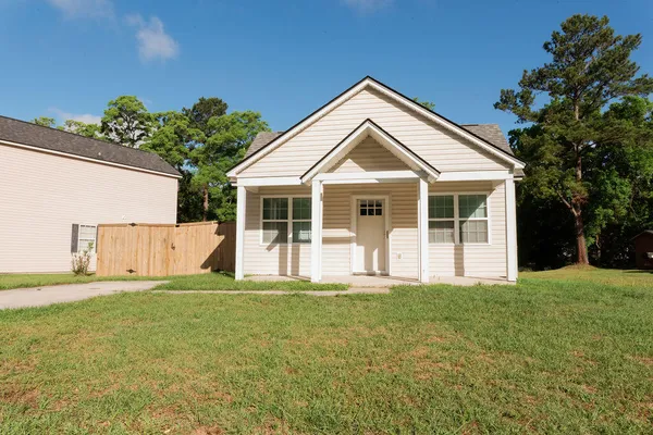 $2,500 | 43 Woodleaf Court, Charleston, SC 29407