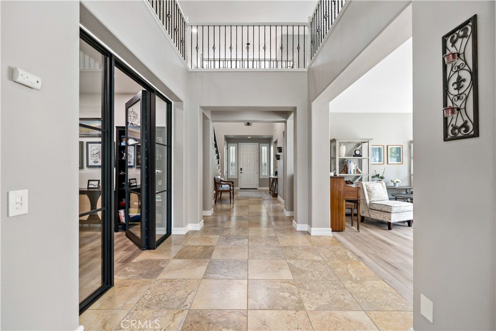 34150 Starpoint Street Temecula, CA 92592 - Photo 14 of 65 Entry Hall