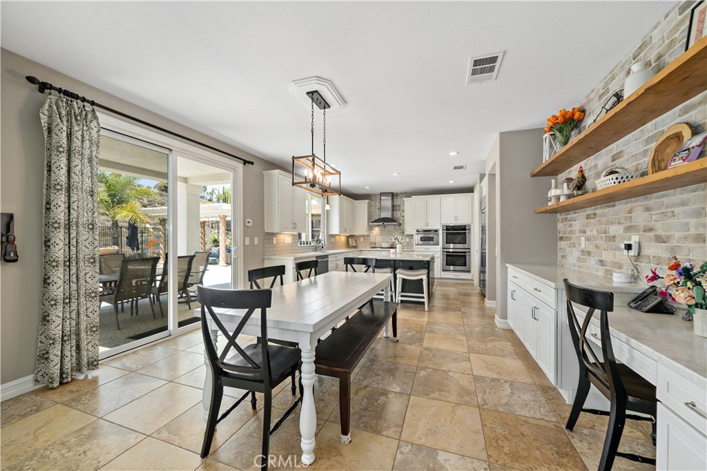 34150 Starpoint Street Temecula, CA 92592 - Photo 19 of 65 Breakfast Nook/ Tech Desk