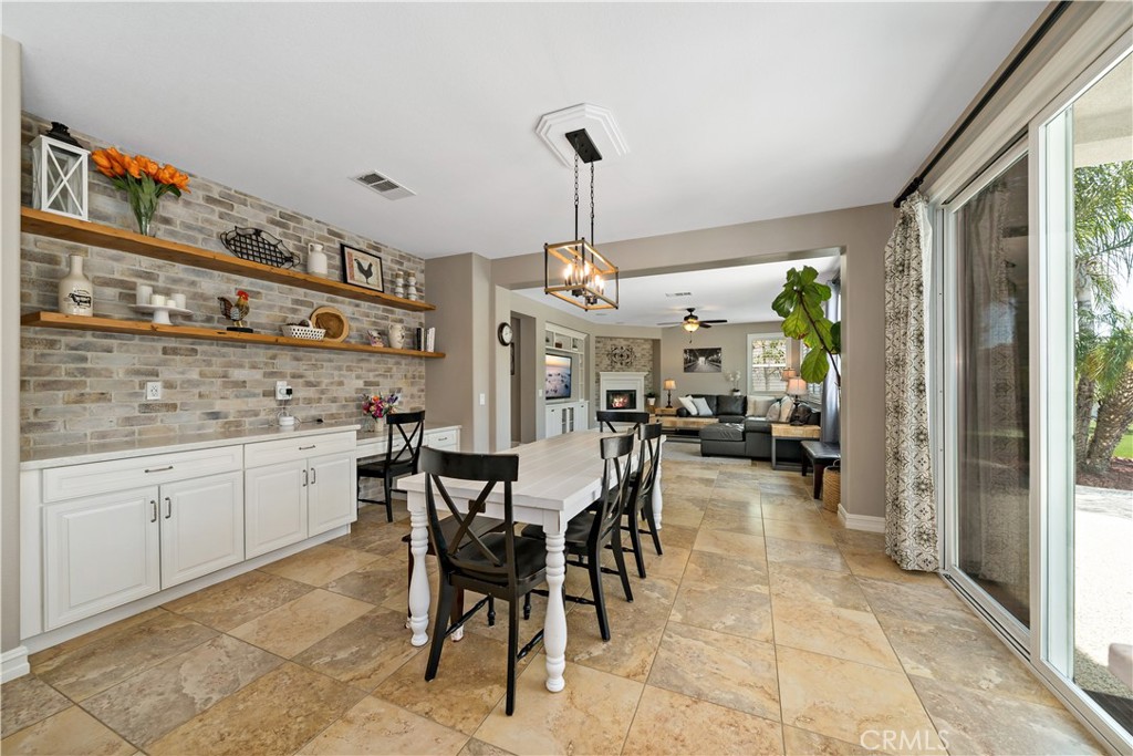 34150 Starpoint Street Temecula, CA 92592 - Photo 21 of 65 Breakfast Nook/ Tech Desk