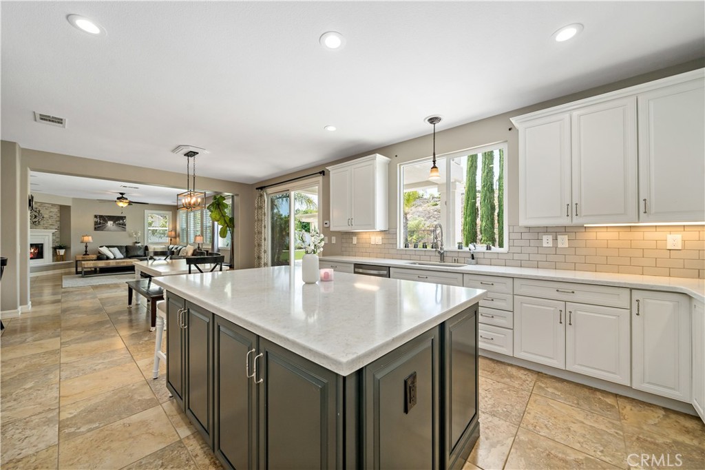 34150 Starpoint Street Temecula, CA 92592 - Photo 25 of 65 Kitchen