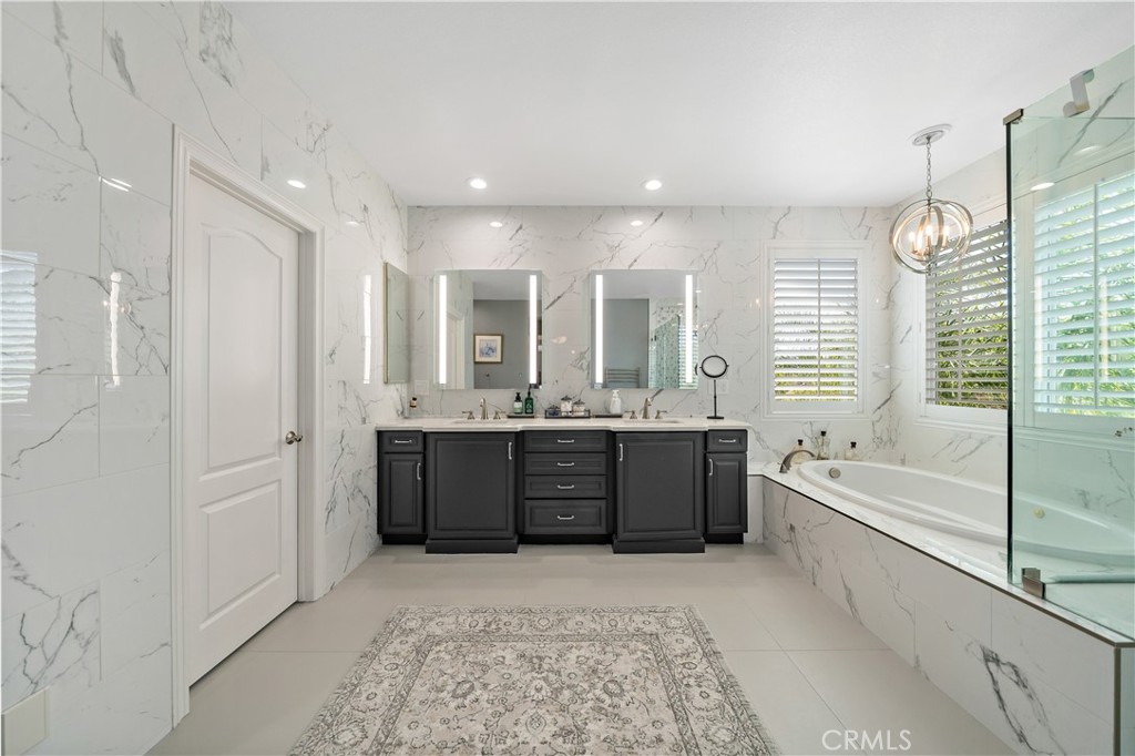 34150 Starpoint Street Temecula, CA 92592 - Photo 36 of 65 Main Suite Bath 1