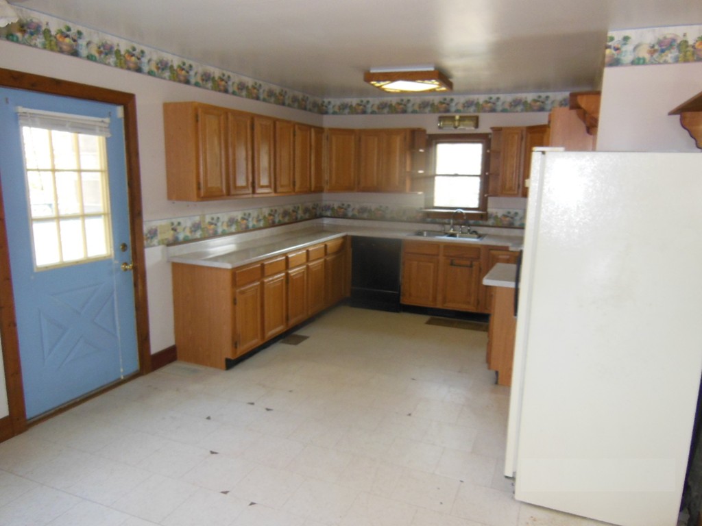 6 Main Street Chester, MA 01011 - Photo 3 of 10 Gallery Image 3
