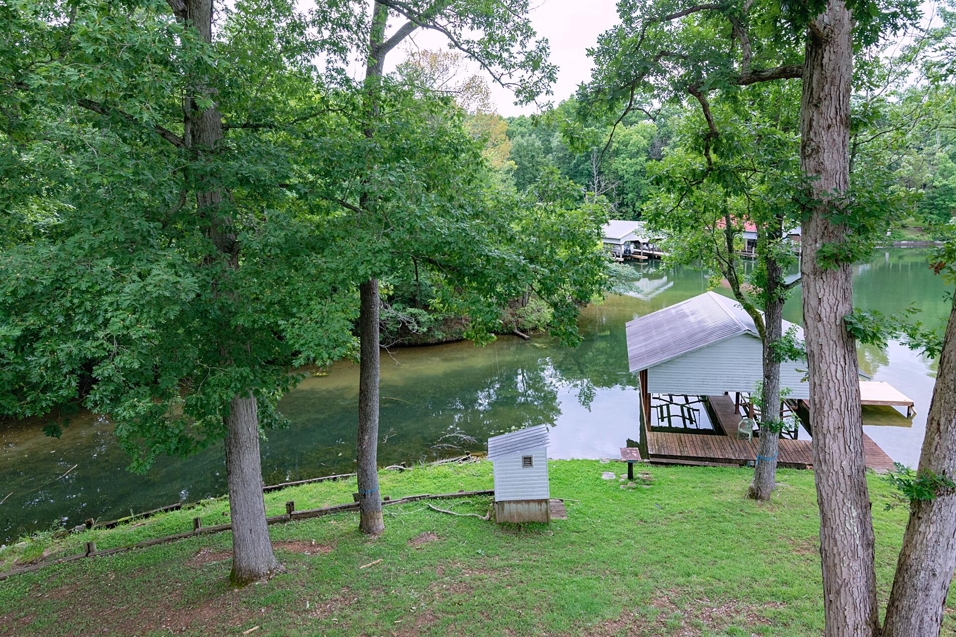 165 Lakeshore Court Spring City, TN 37381 - Photo 11 of 52 165LakeshoreCourt-11