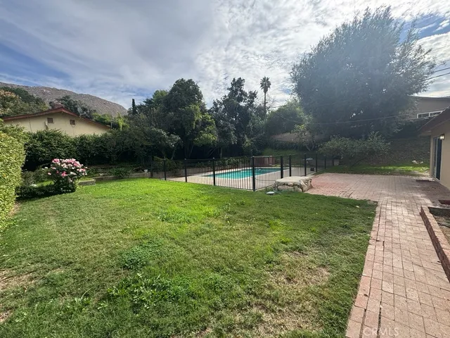 a view of outdoor space