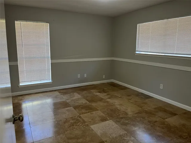 $1,975 | 2402 Fawnwood Lane, Spring, TX 77386