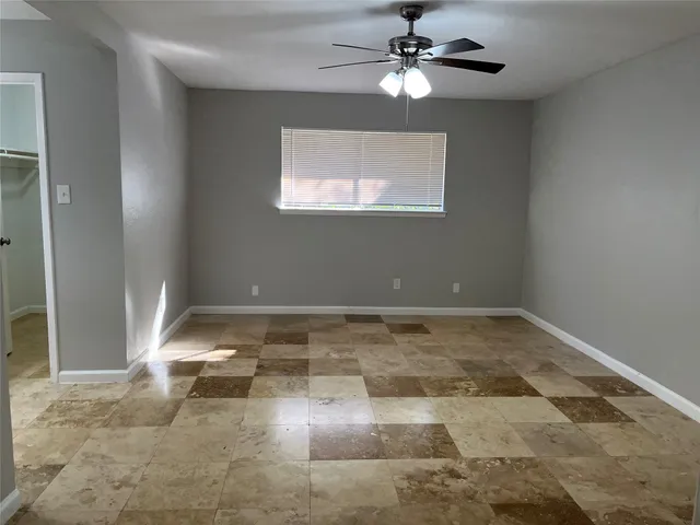 $1,975 | 2402 Fawnwood Lane, Spring, TX 77386