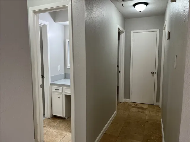 $1,975 | 2402 Fawnwood Lane, Spring, TX 77386