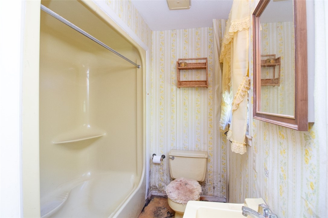 770 N Road Iva, SC 29655 - Photo 39 of 48 Second Bath