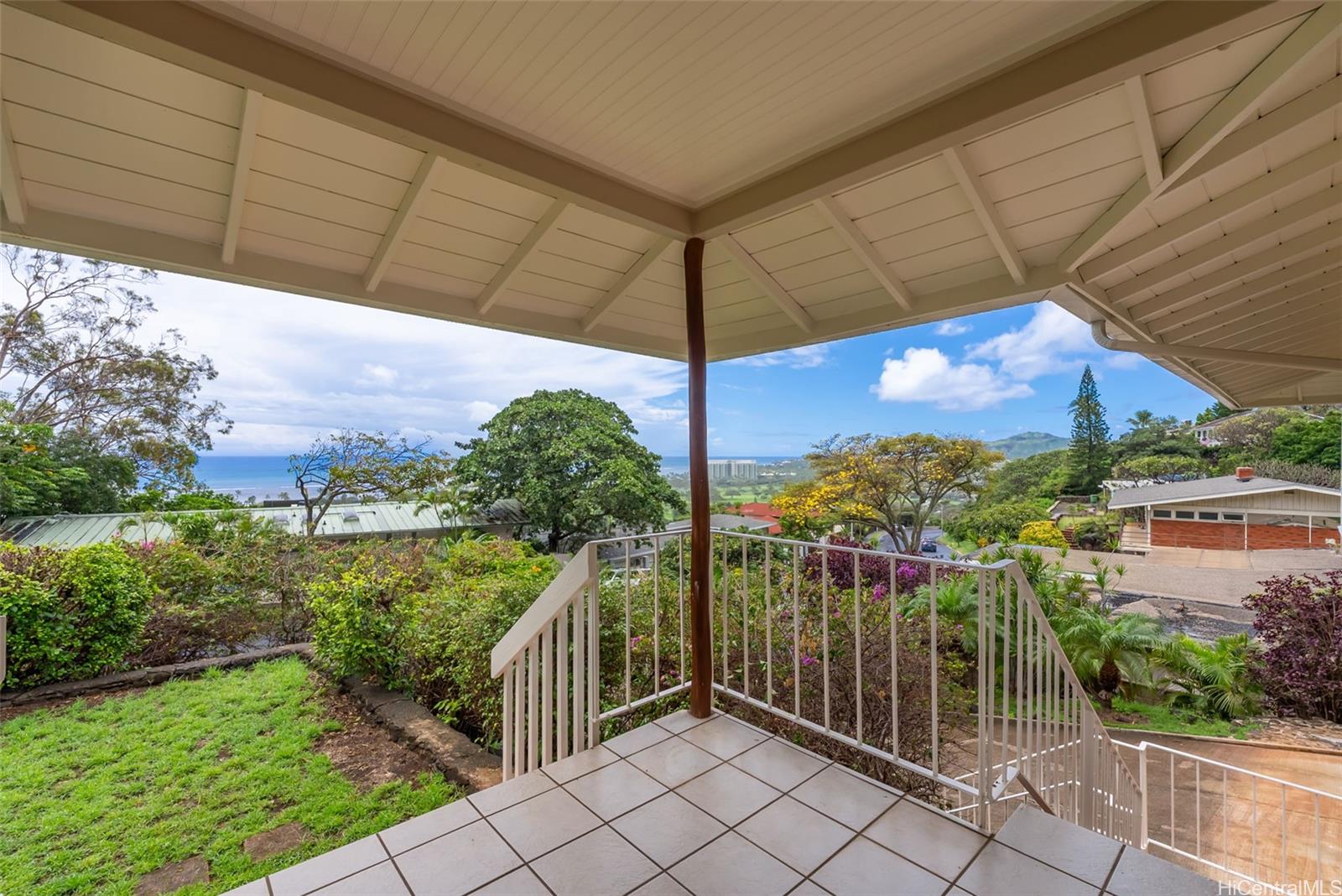 1350 Laukahi Street Honolulu, HI 96821 - Photo 23 of 25 View from front door
