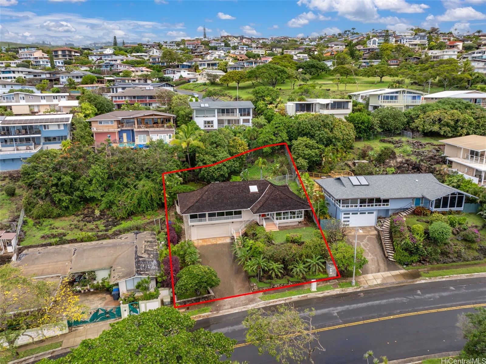 1350 Laukahi Street Honolulu, HI 96821 - Photo 25 of 25 Priced to sell! $300K+ below tax assessed value and as a rare view home in Waialae Iki under $2M! *red line is approximate