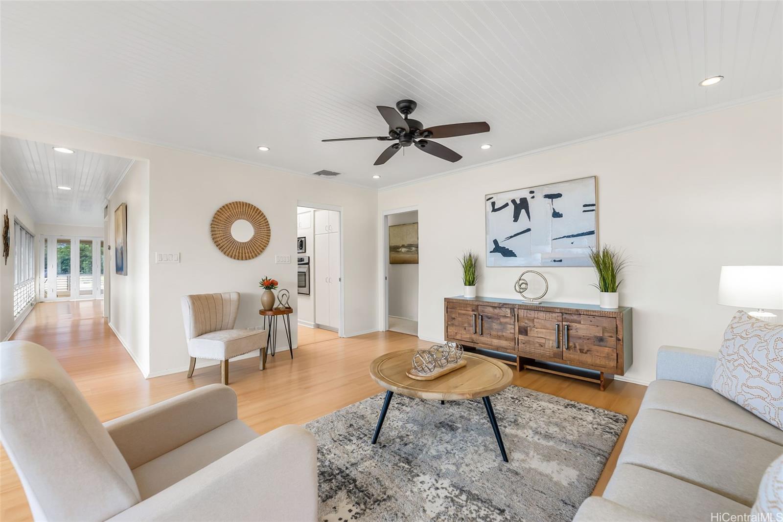 1350 Laukahi Street Honolulu, HI 96821 - Photo 7 of 25 Spacious and functional