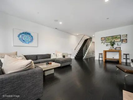 $1,495,000 | 2922 North Sheffield Avenue, Unit 3, Chicago, IL 60657