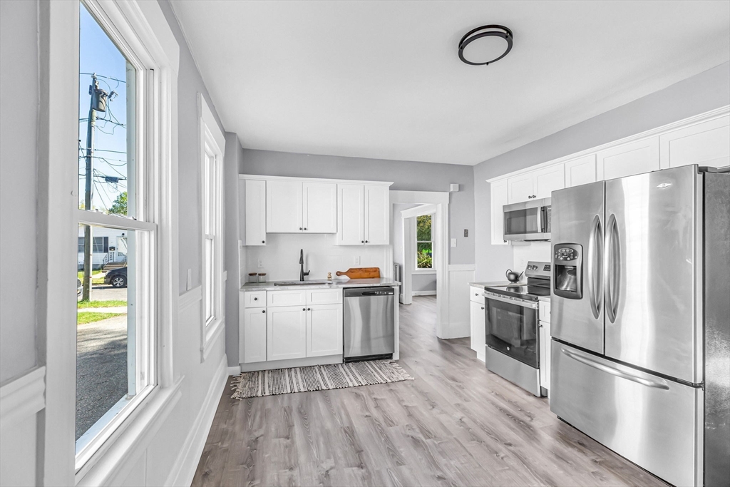 24 Lorimer Street Springfield, MA 01151 - Photo 9 of 42 Gallery Image 9