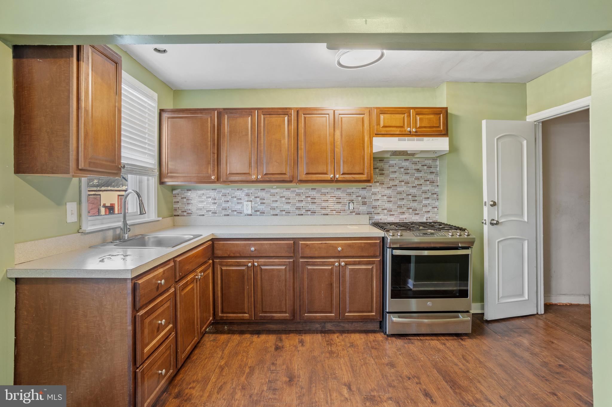 1159 South Merrimac Road Camden, NJ 08104 - Photo 7 of 23