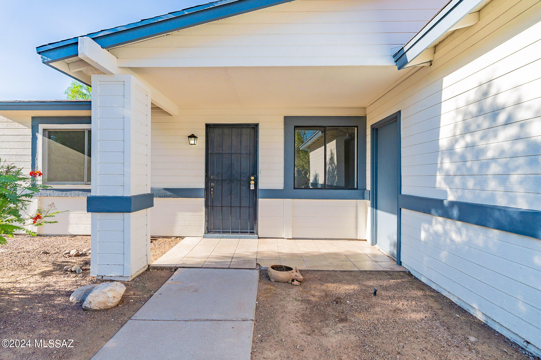 2690 West Sunset Road Tucson, AZ 85741 - Photo 4 of 33 a view of entrance of the house