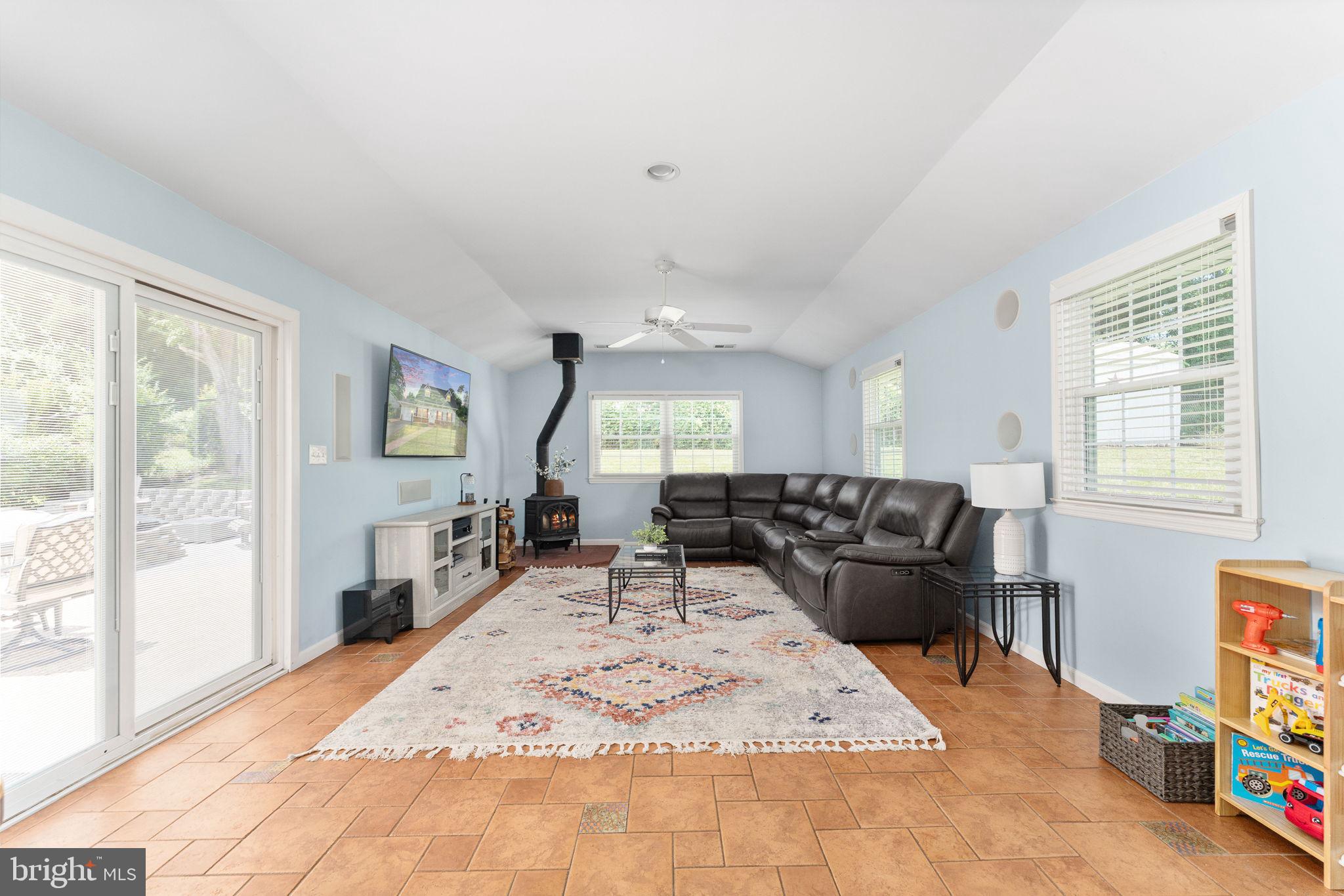 1009 South Ironwood Road Sterling, VA 20164 - Photo 26 of 75