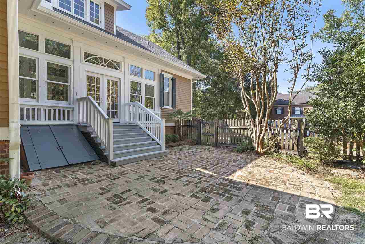 4564 Old Shell Road Mobile, AL 36608 - Photo 37 of 40 Back Patio