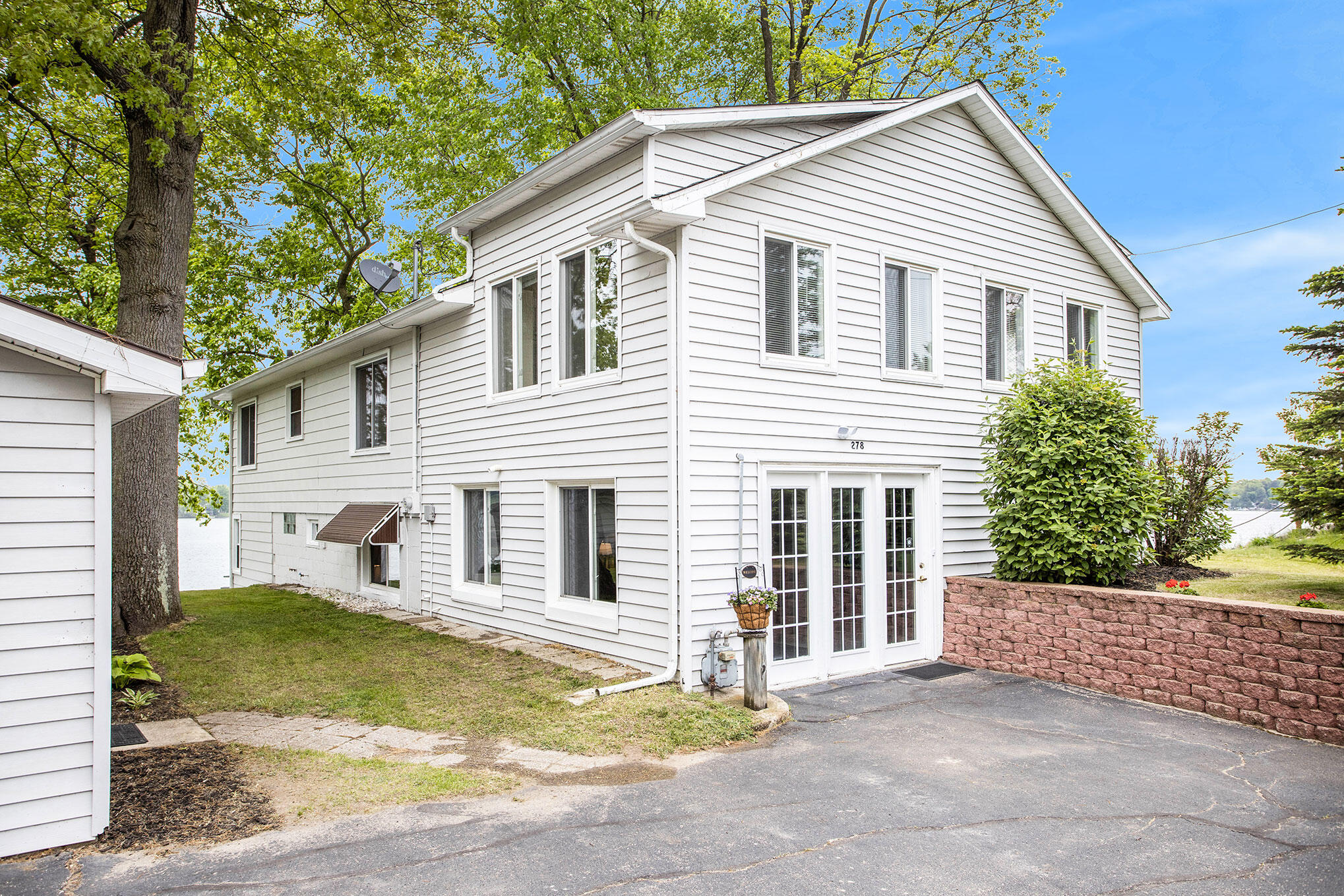 278 Hickory Road Battle Creek, MI 49017 - Photo 2 of 39 Back of the house