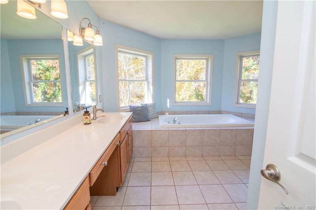 82 Fowler Road North Stonington, CT 06359 - Photo 31 of 36