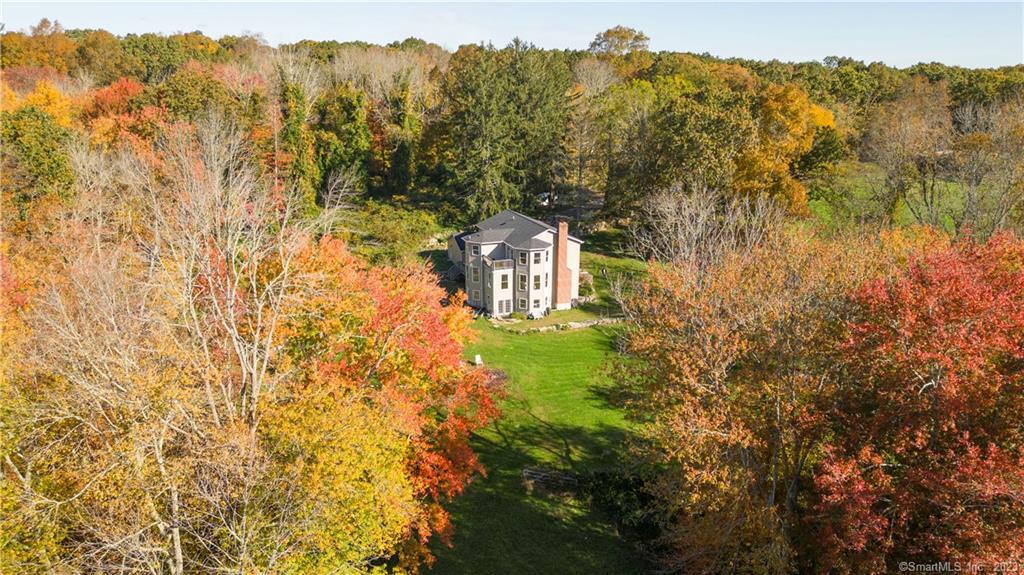 82 Fowler Road North Stonington, CT 06359 - Photo 4 of 36