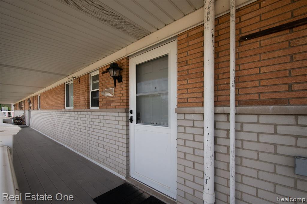 26955 Milford Road, Unit 24 New Hudson, MI 48165 - Photo 2 of 26