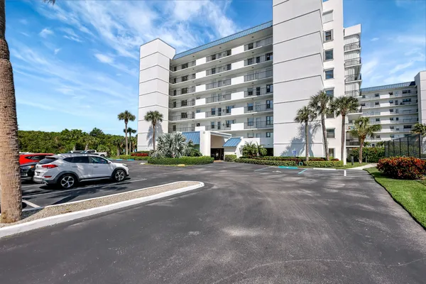 $3,500 | 5163 North Hwy A1A, Unit 418, Fort Pierce, FL 34949