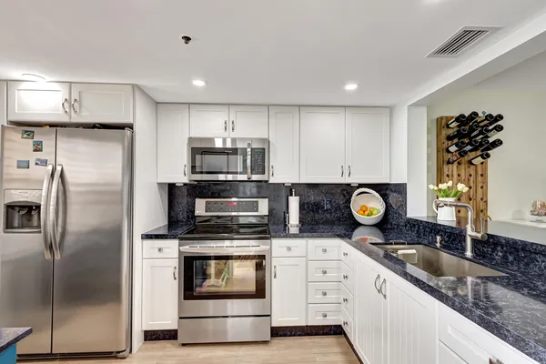 $3,500 | 5163 North Hwy A1A, Unit 418, Fort Pierce, FL 34949