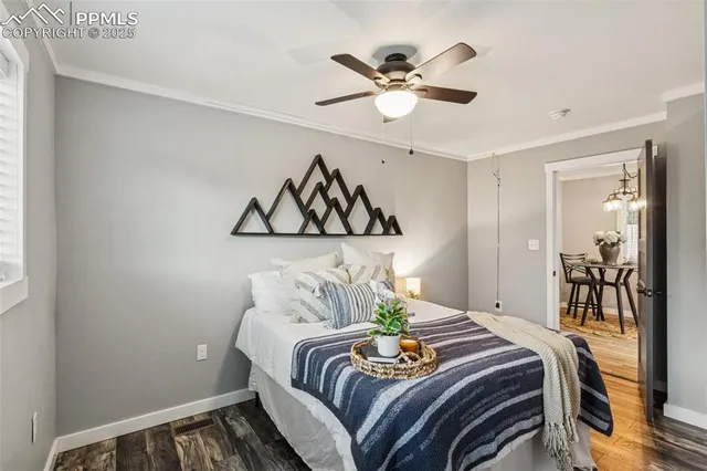 a view of a livingroom with furniture and entryway