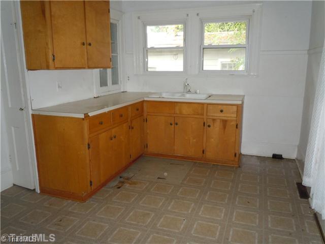 706 Old Winston Road High Point, NC 27265 - Photo 7 of 11 Kitchen.