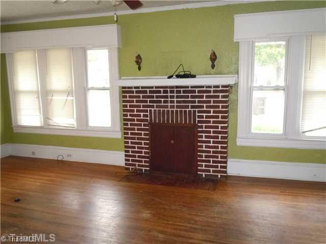 706 Old Winston Road High Point, NC 27265 - Photo 10 of 11 Living Room.