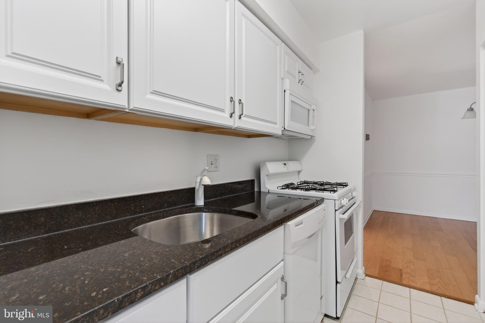 11260 Chestnut Grove Square, Unit 139 Reston, VA 20190 - Photo 6 of 26