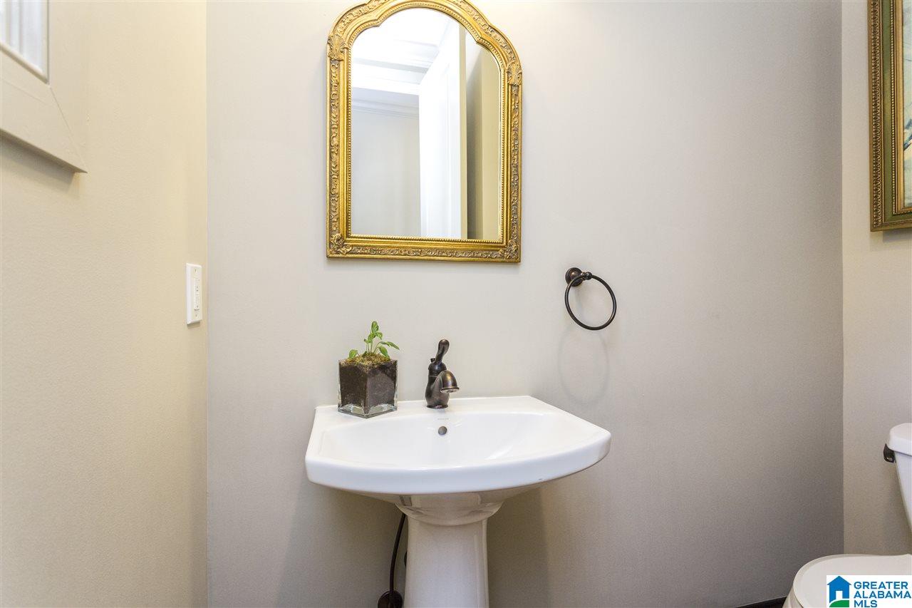 2050 Lancaster Road Birmingham, AL 35209 - Photo 15 of 44