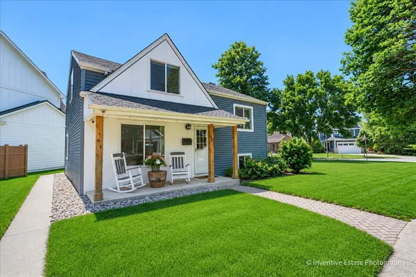 $567,000 | 331 Hillside Avenue, Elmhurst, IL 60126