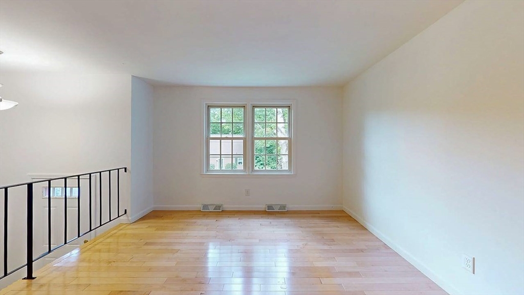 60 Wrentham Road Worcester, MA 01602 - Photo 9 of 39