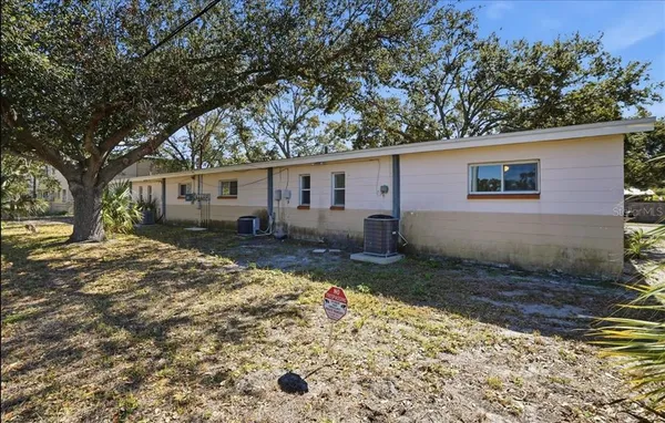 $1,450 | 5991 Fairfield Avenue South, Unit 4, Gulfport, FL 33707