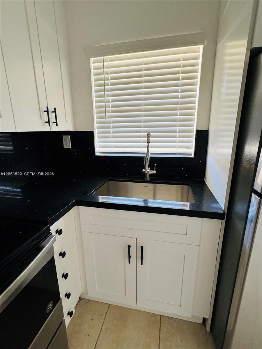 1755 Northeast 116th Road, Unit 17 North Miami, FL 33181 - Photo 13 of 19