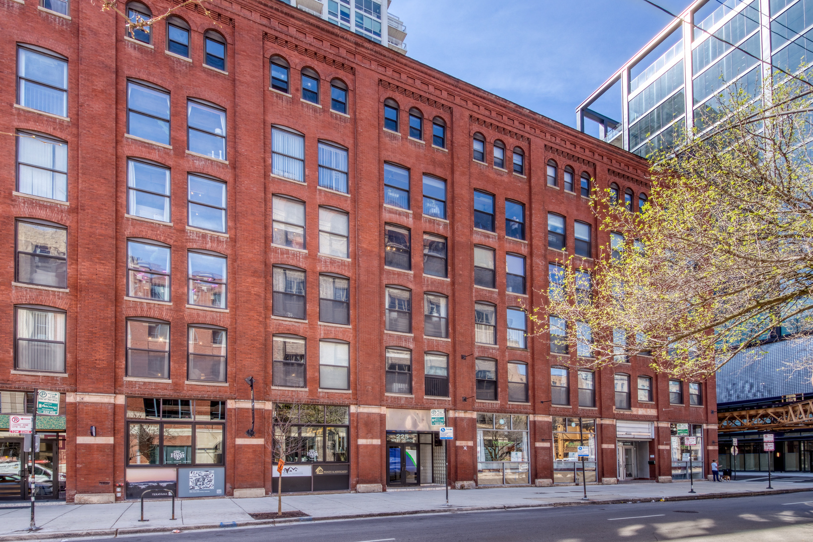 225 West Huron St Unit 612  